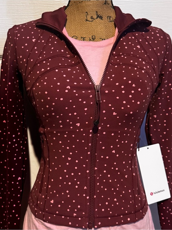lululemon athletica Jackets & Blazers - Lululemon Define Cropped Jacket Size 4 Pink Scattered Hearts Pattern